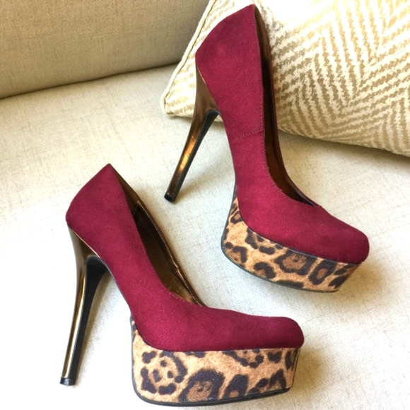 Burgundy Leopard Ultra Platform Pumps 9.5 Material Girl - Picture 1 of 4